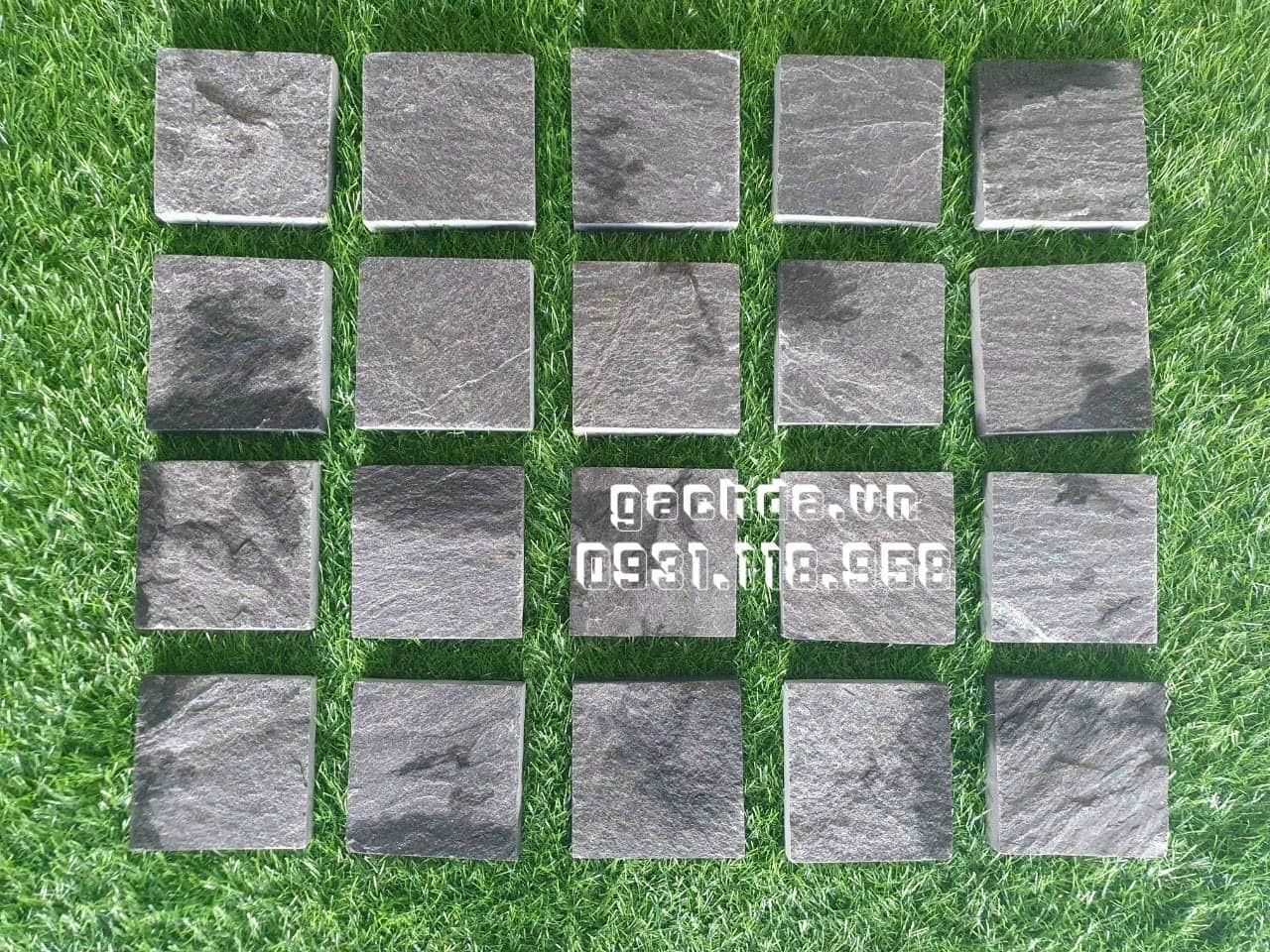 Đá chẻ xanh đen 10x10x2cm lát sân