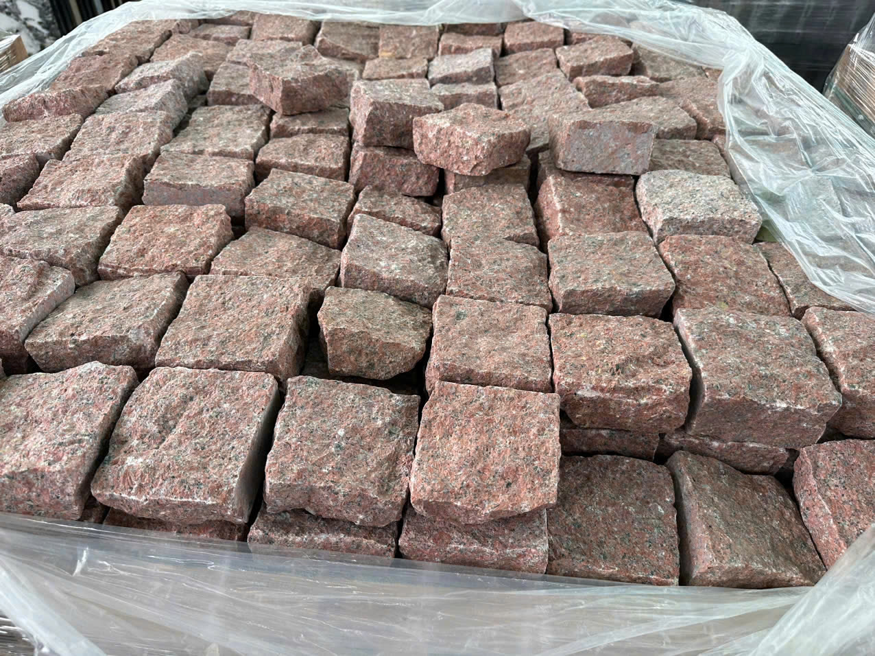 Đá Cubic lát sân 10x10x5cm đỏ